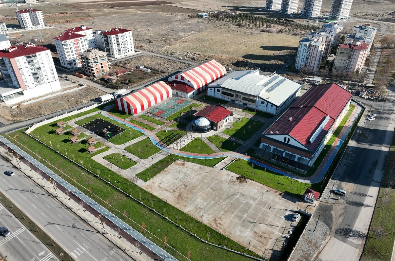 Şeyhşamil Spor Kompleksi